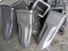 Komatsu Dövme Ekskavatör 207-70-14151RC-F Diş Kovaları